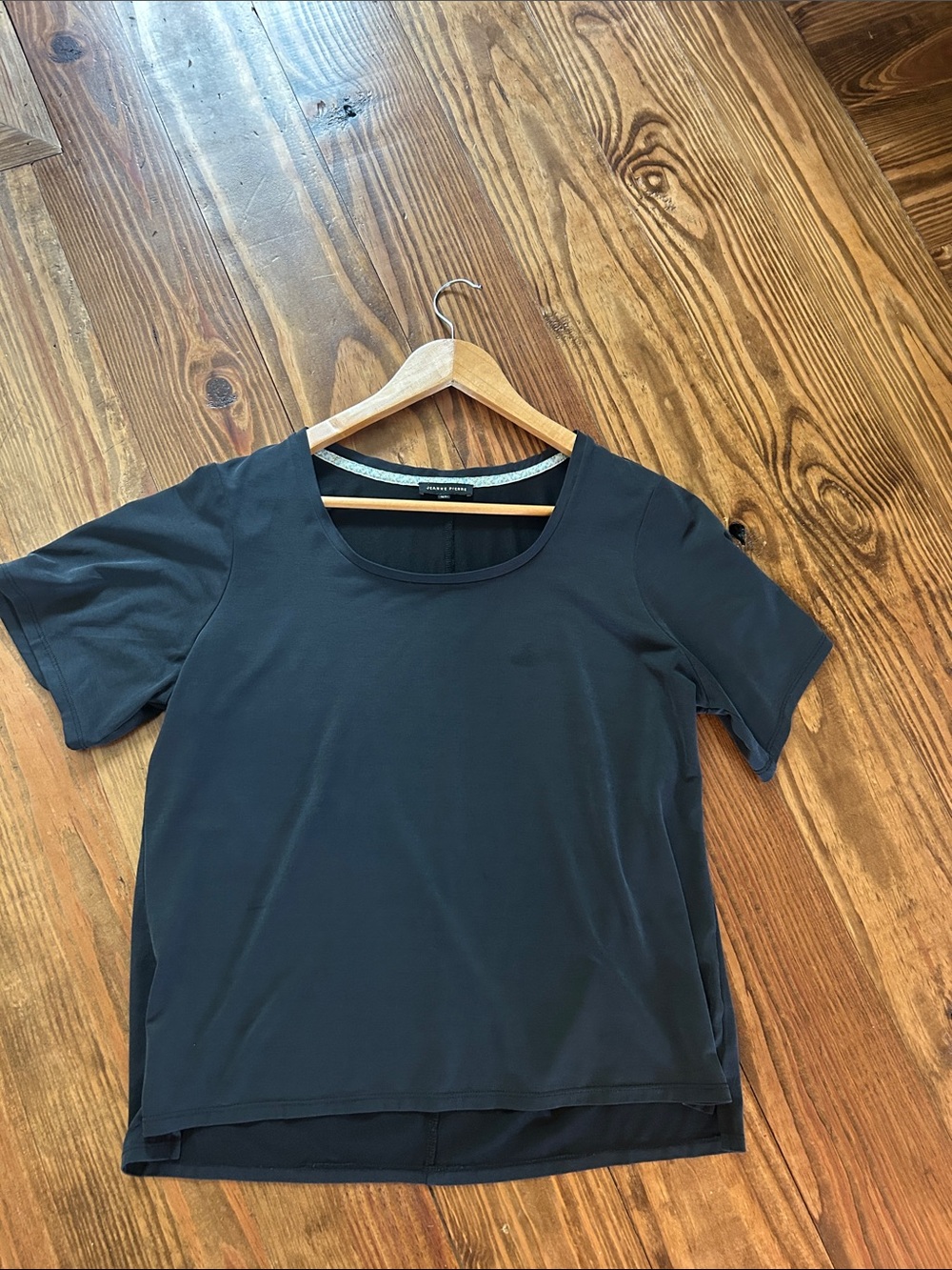 JEANNE PIERRE Black Scoop Neck Short Sleeve Top